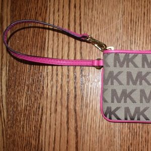 Michael Kors Bags - Michael Kors Wristlet - NEW Michael Kors Bags - Michael Kors Wristlet - NEW